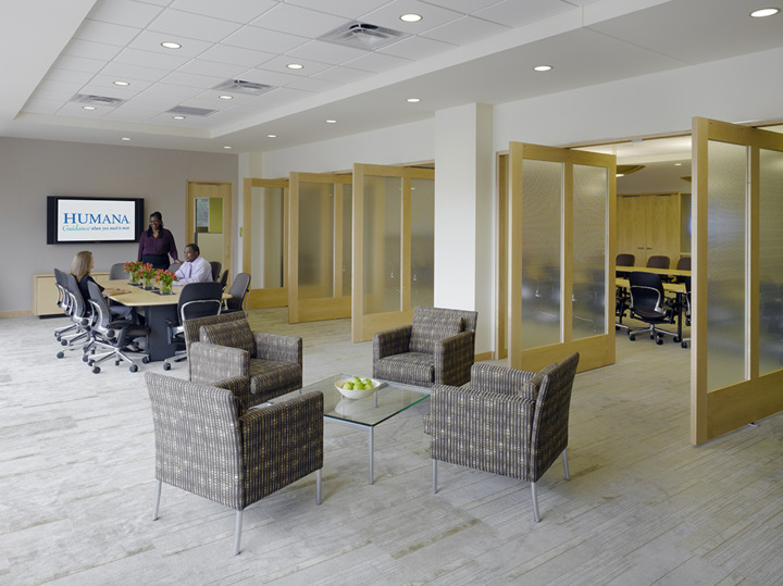 Here, in a breakout area at Humana Cincinatti, access to inviting and flexible collaboration areas increase team socialization and knowledge sharing. Photo courtesy of BHDP Architecture.