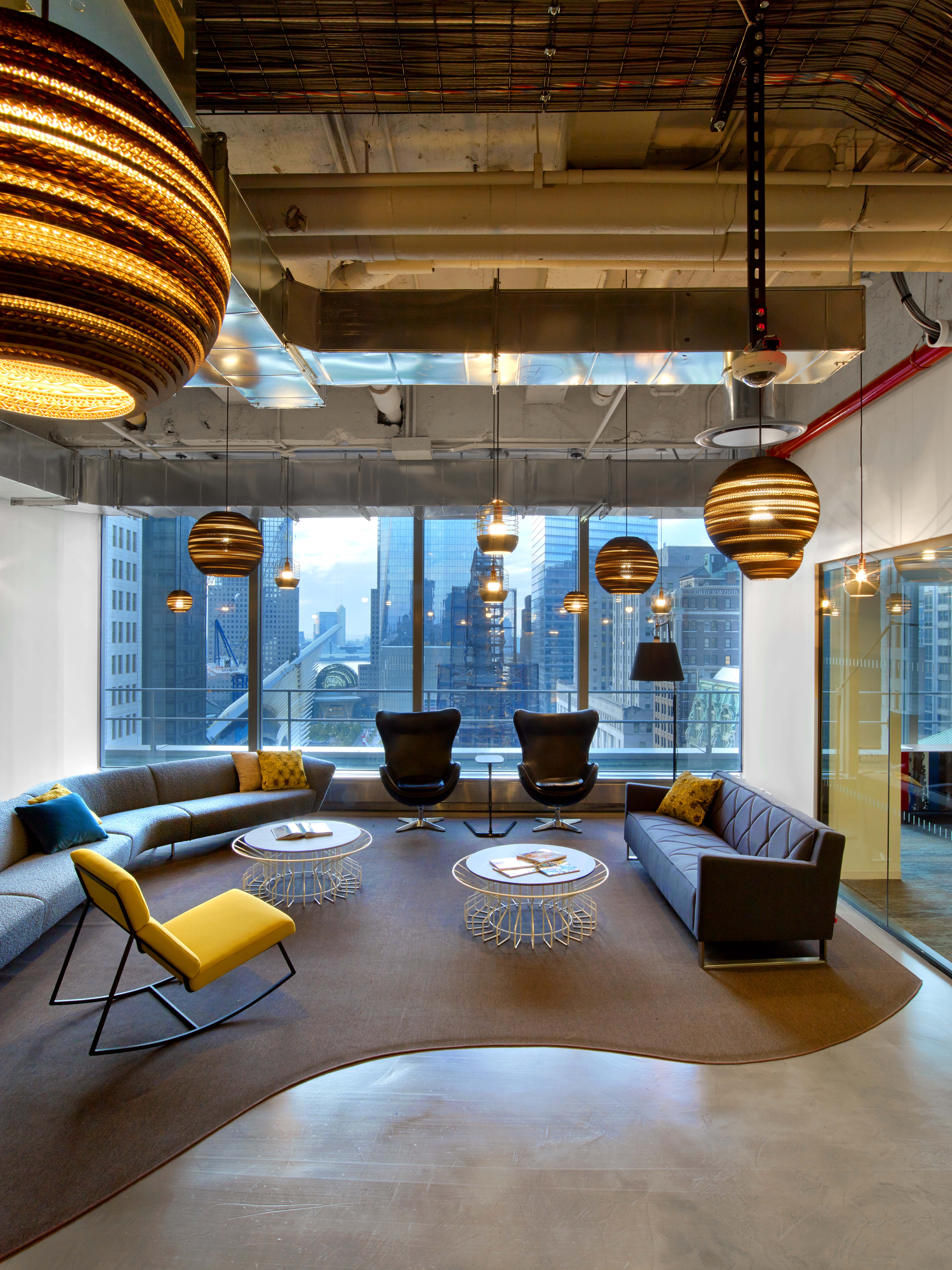 Designers made a visual connection to 1 WTC via a feature seating area. Photo by Eric Laignel Photography.