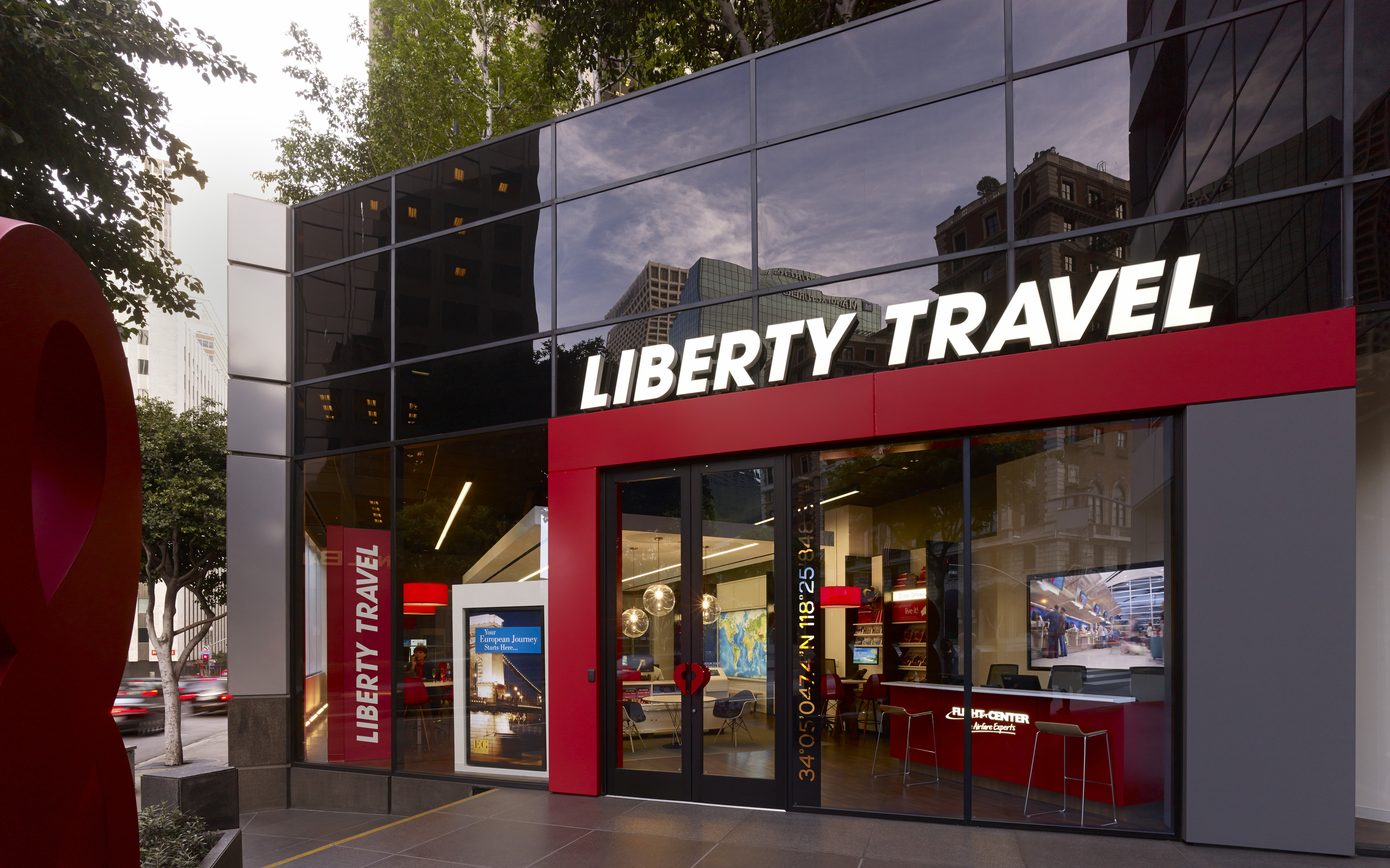 define retail travel agency