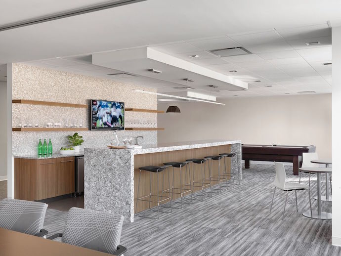 The tenant's break room features a bar. Image courtesy of Oculus Inc. 