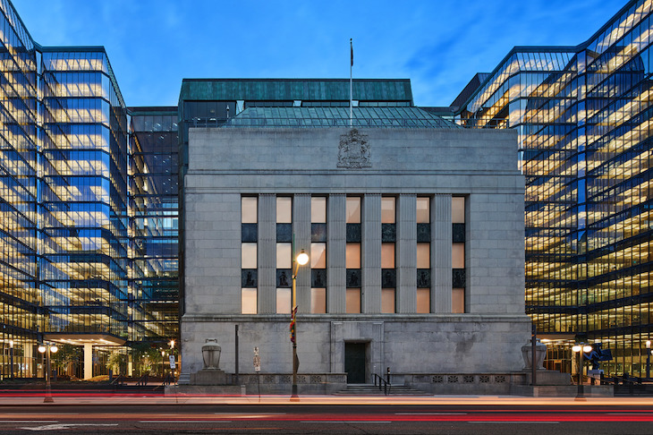 The original 1938 bank building surrounded by Arthur Erickson’s 1970s mirrored towers. Image courtesy of Doublespace Photography. 