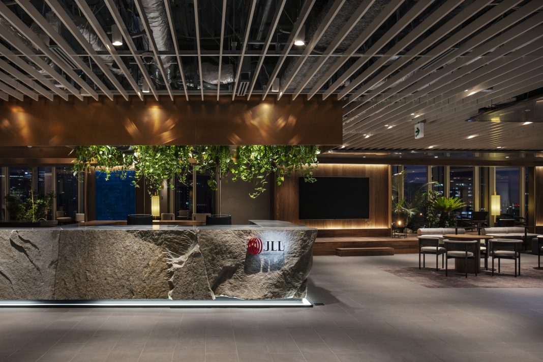 Image of Tokyo Office courtesy of JLL.